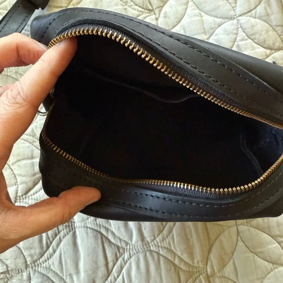 Portland Leather Goods Mesa Mini Crossbody Purse - Picture 3 of 4